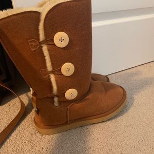 UGGS